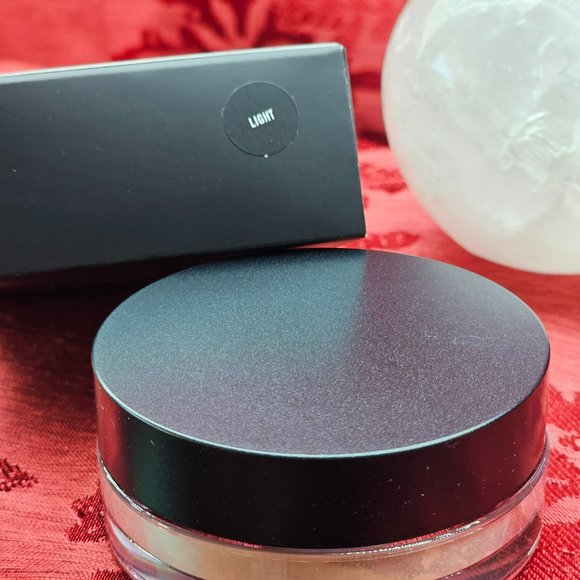 🆕NIB MAC Studio Fix Perfecting Powder 0.28 oz Light - Picture 3 of 6